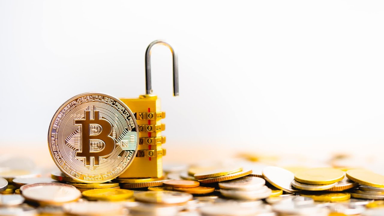 Risks and Protection Gaps in Bitcoin